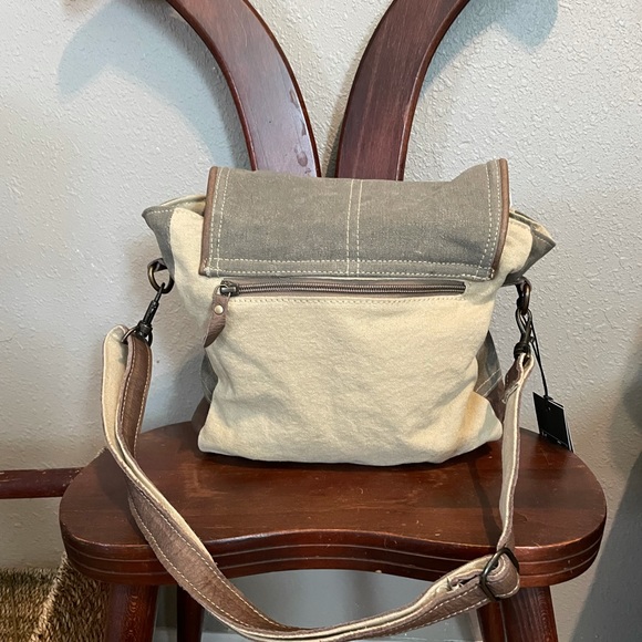 Myra Bag-Leather Star Shoulder Bag - Picture 4 of 9